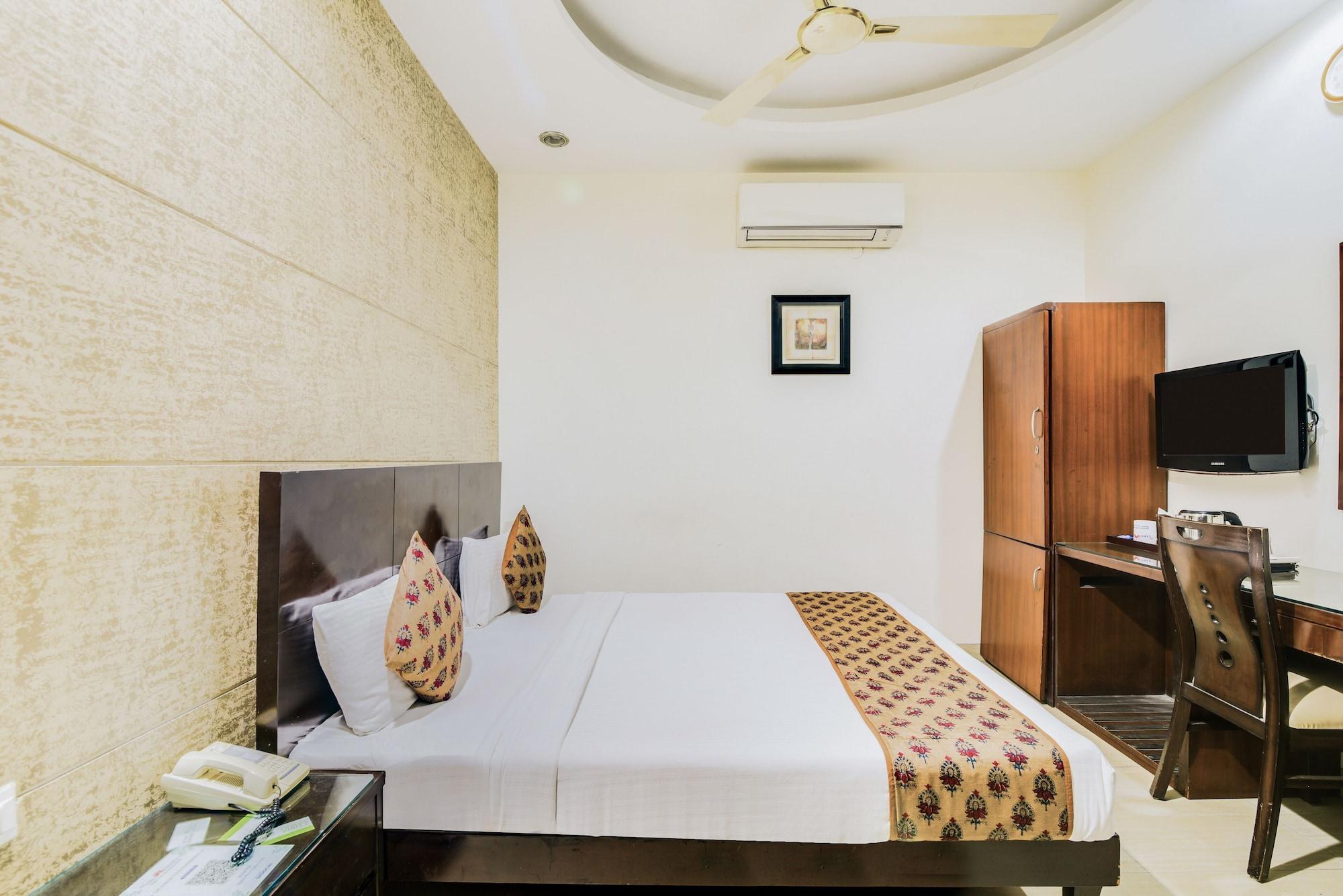 Cosy Grand, Chanakyapuri By The Cosy Hotels Yeni Delhi Dış mekan fotoğraf