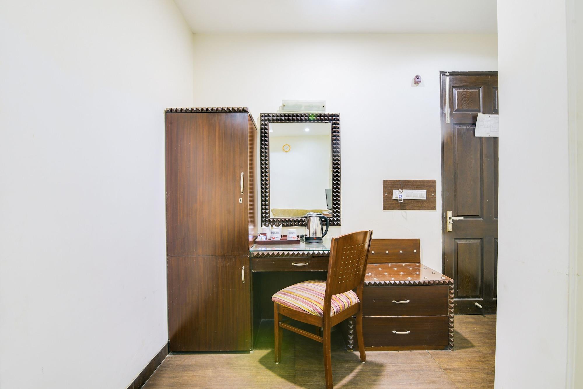 Cosy Grand, Chanakyapuri By The Cosy Hotels Yeni Delhi Dış mekan fotoğraf