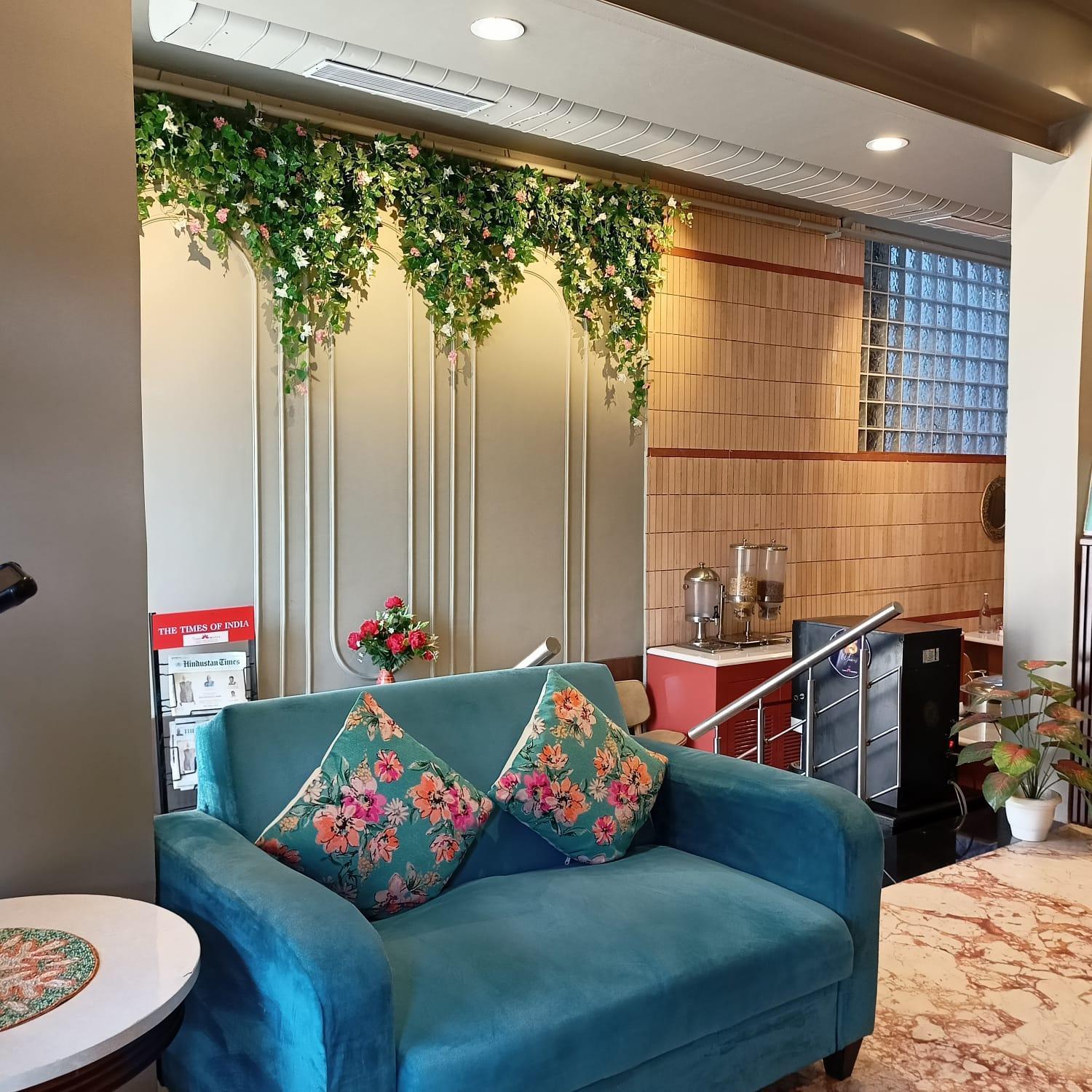 Cosy Grand, Chanakyapuri By The Cosy Hotels Yeni Delhi Dış mekan fotoğraf
