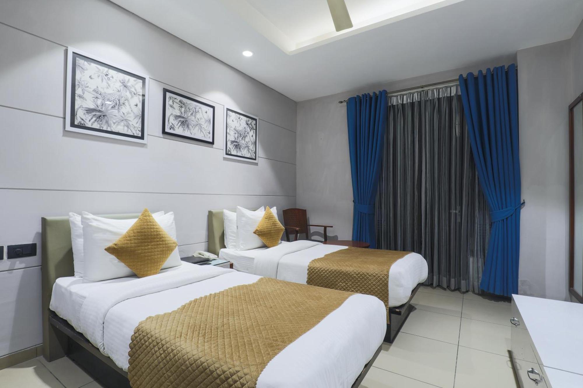 Cosy Grand, Chanakyapuri By The Cosy Hotels Yeni Delhi Dış mekan fotoğraf