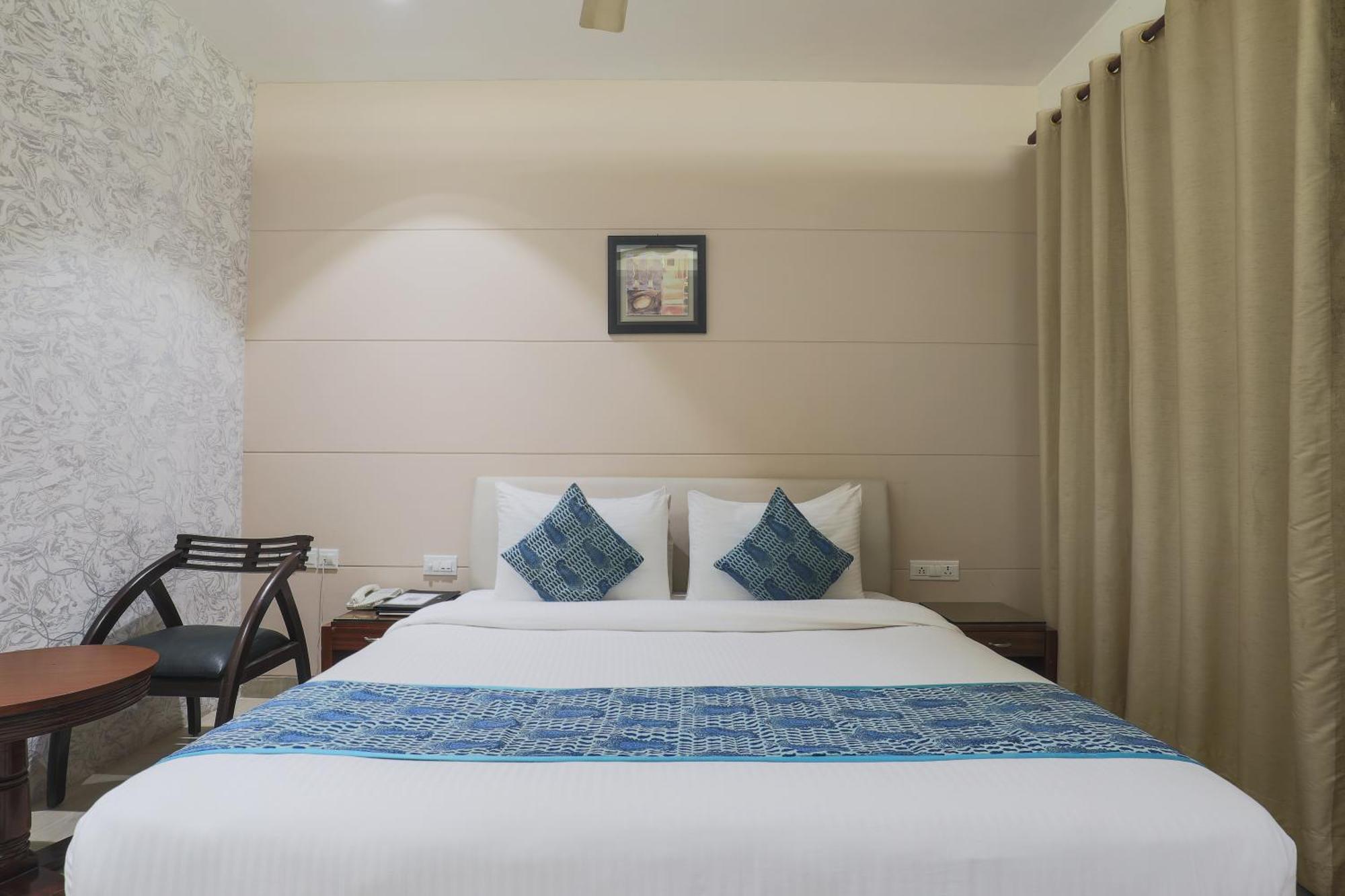 Cosy Grand, Chanakyapuri By The Cosy Hotels Yeni Delhi Dış mekan fotoğraf