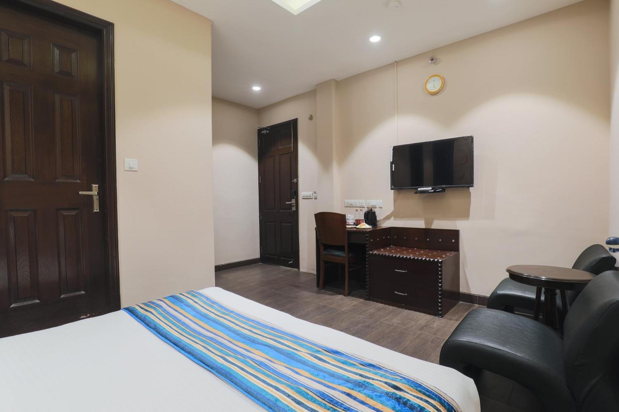 Cosy Grand, Chanakyapuri By The Cosy Hotels Yeni Delhi Dış mekan fotoğraf