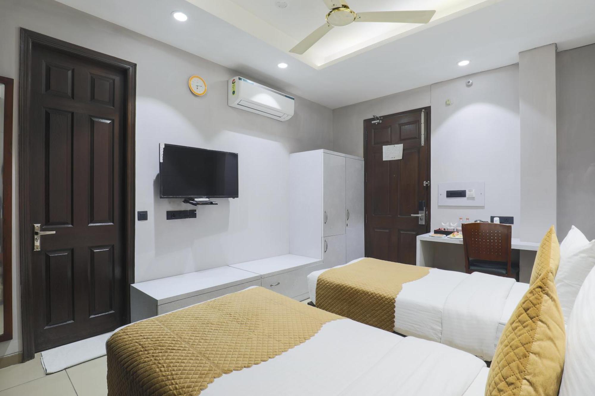 Cosy Grand, Chanakyapuri By The Cosy Hotels Yeni Delhi Dış mekan fotoğraf