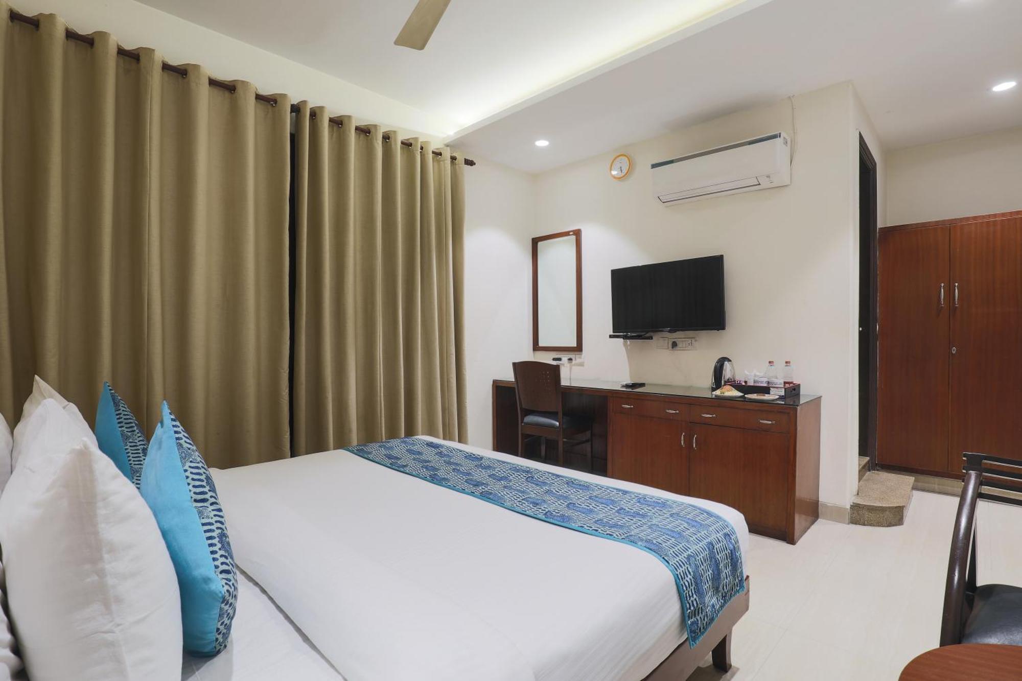 Cosy Grand, Chanakyapuri By The Cosy Hotels Yeni Delhi Dış mekan fotoğraf