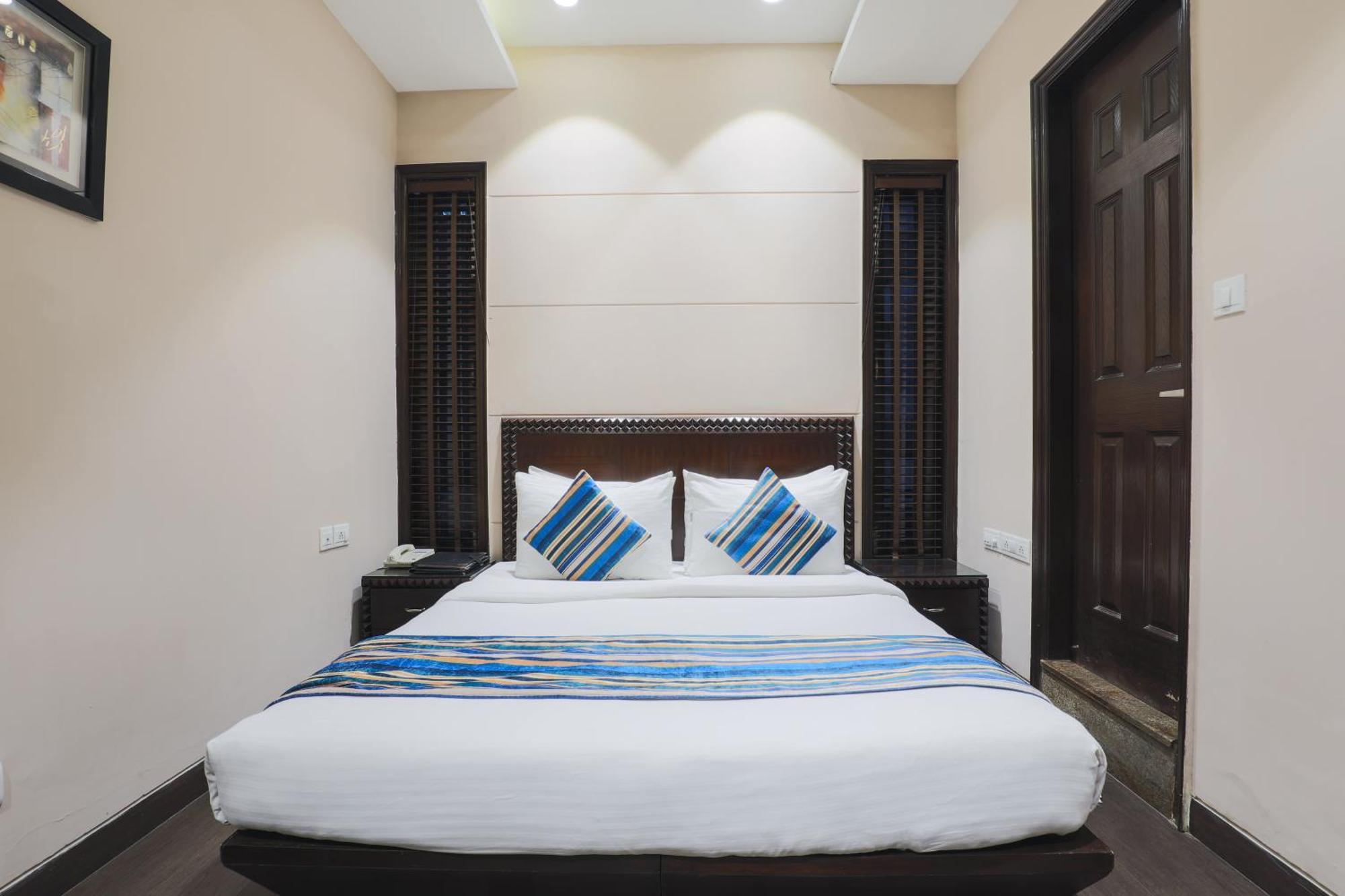 Cosy Grand, Chanakyapuri By The Cosy Hotels Yeni Delhi Dış mekan fotoğraf