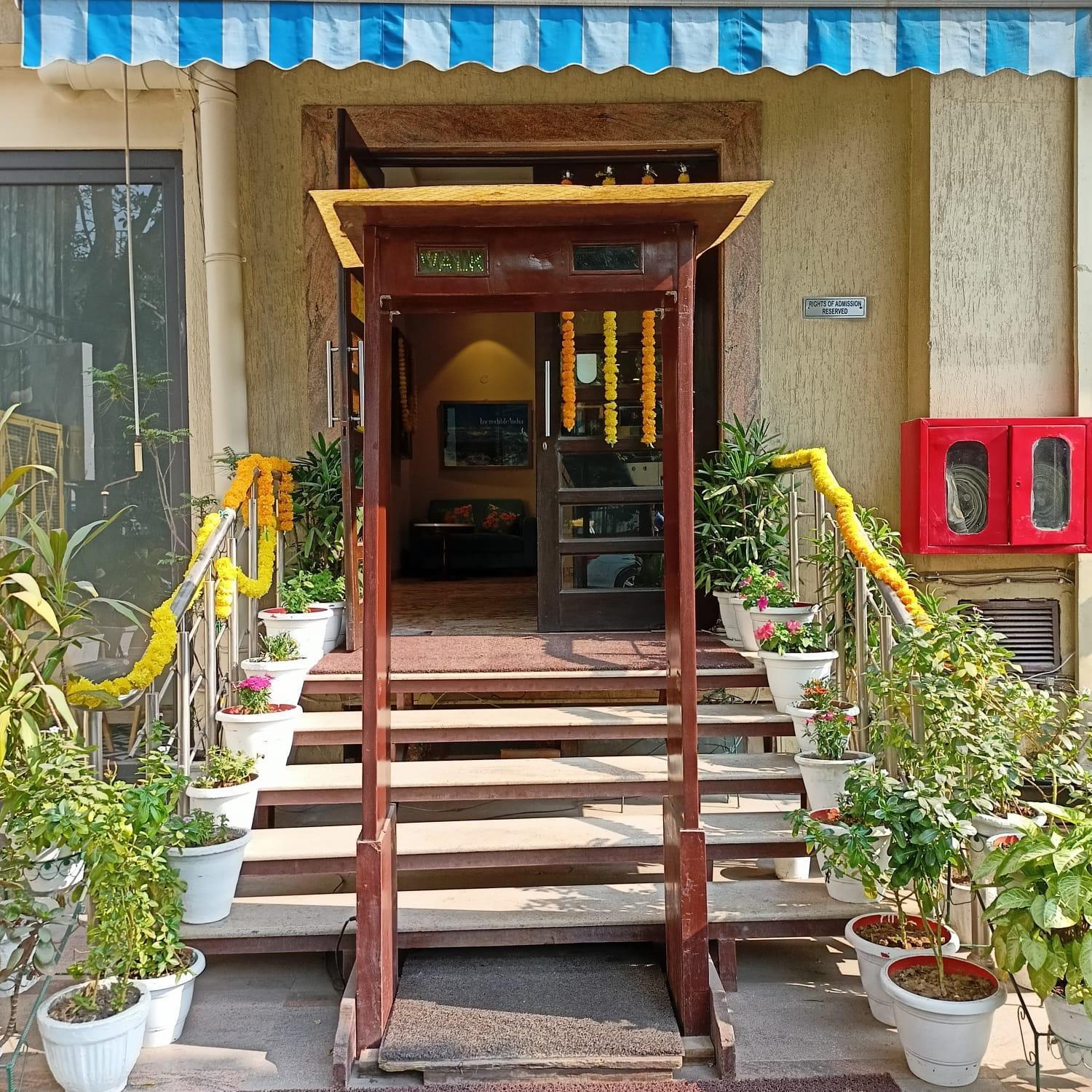 Cosy Grand, Chanakyapuri By The Cosy Hotels Yeni Delhi Dış mekan fotoğraf