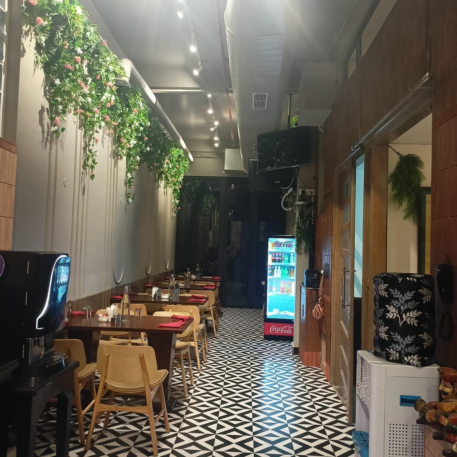 Cosy Grand, Chanakyapuri By The Cosy Hotels Yeni Delhi Dış mekan fotoğraf