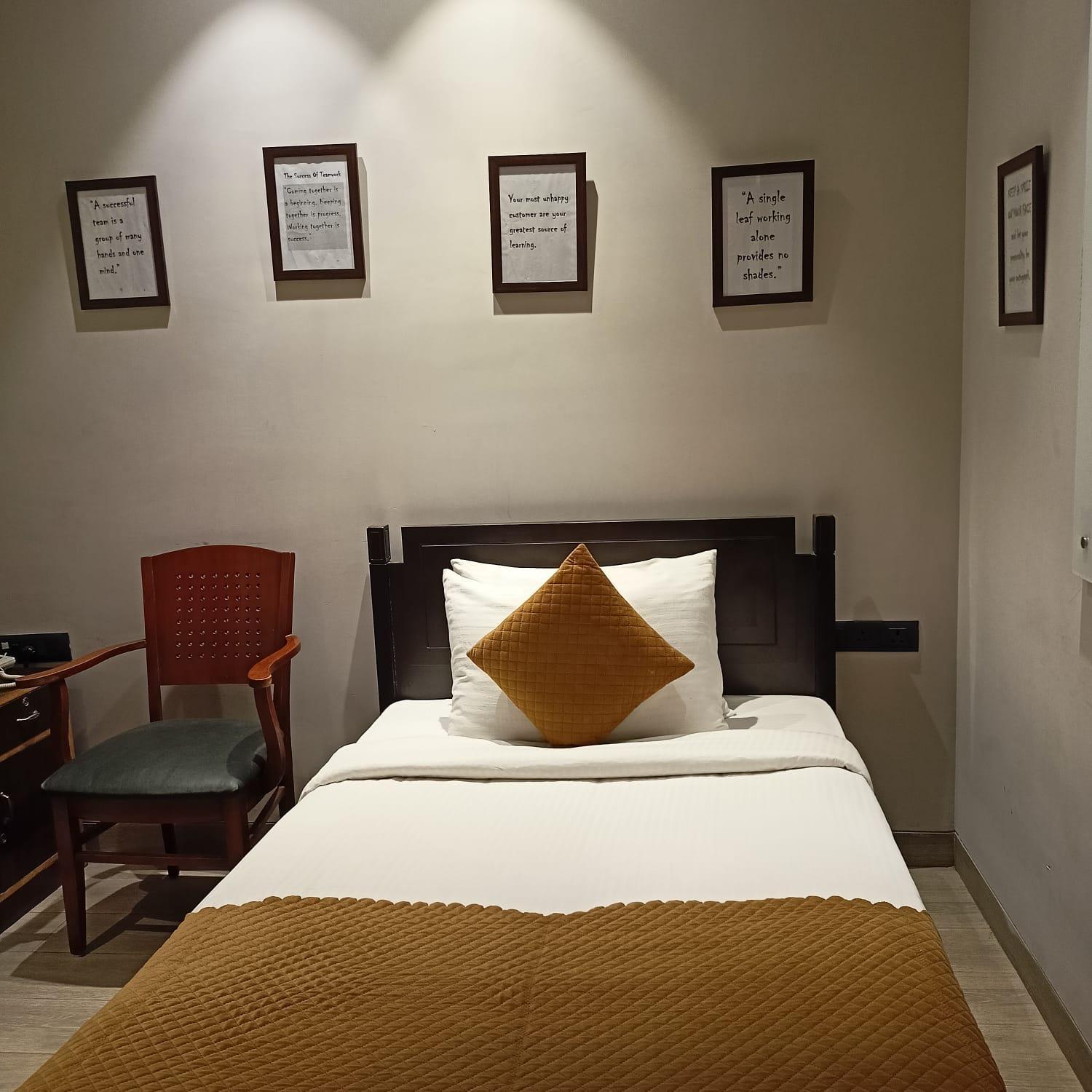 Cosy Grand, Chanakyapuri By The Cosy Hotels Yeni Delhi Dış mekan fotoğraf