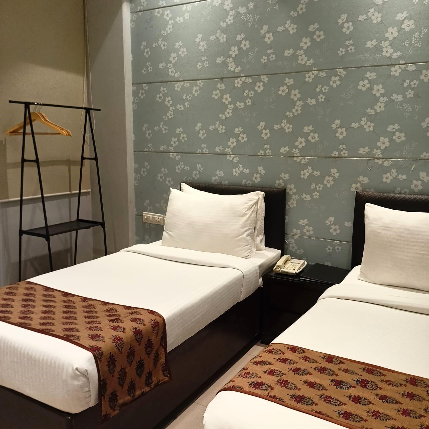 Cosy Grand, Chanakyapuri By The Cosy Hotels Yeni Delhi Dış mekan fotoğraf