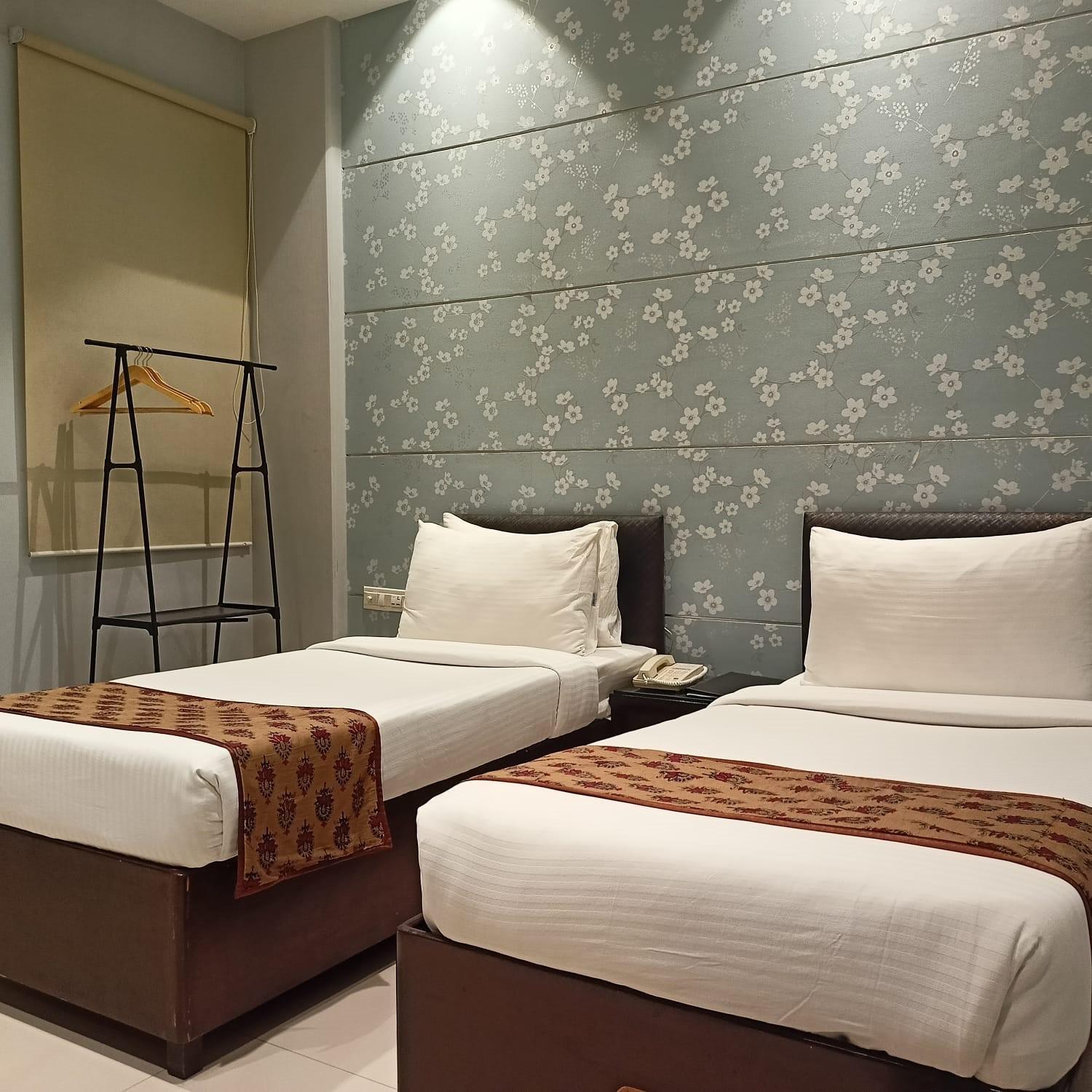 Cosy Grand, Chanakyapuri By The Cosy Hotels Yeni Delhi Dış mekan fotoğraf
