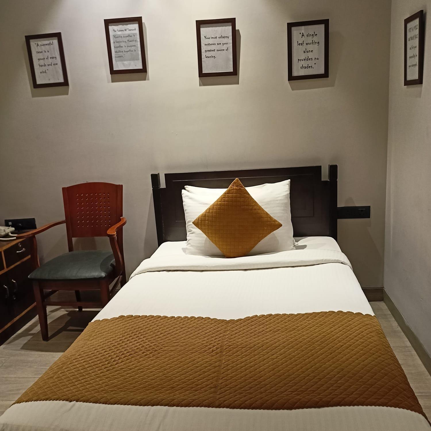 Cosy Grand, Chanakyapuri By The Cosy Hotels Yeni Delhi Dış mekan fotoğraf