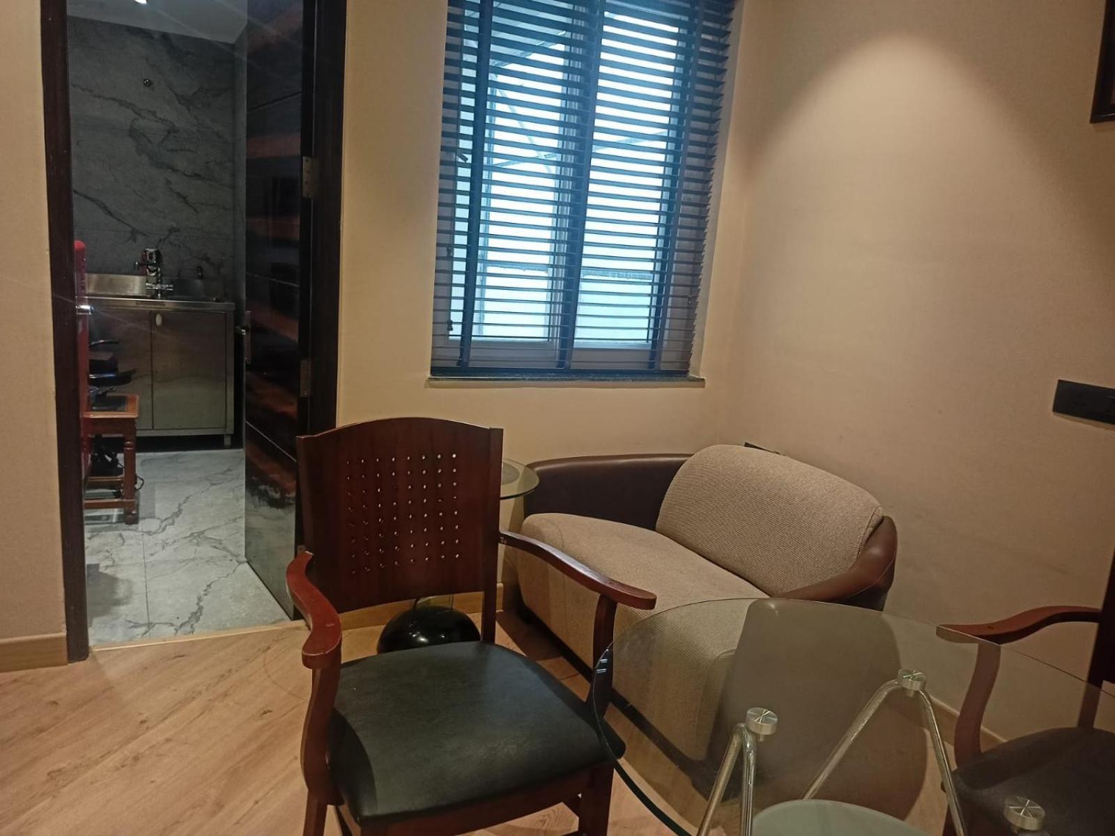 Cosy Grand, Chanakyapuri By The Cosy Hotels Yeni Delhi Dış mekan fotoğraf